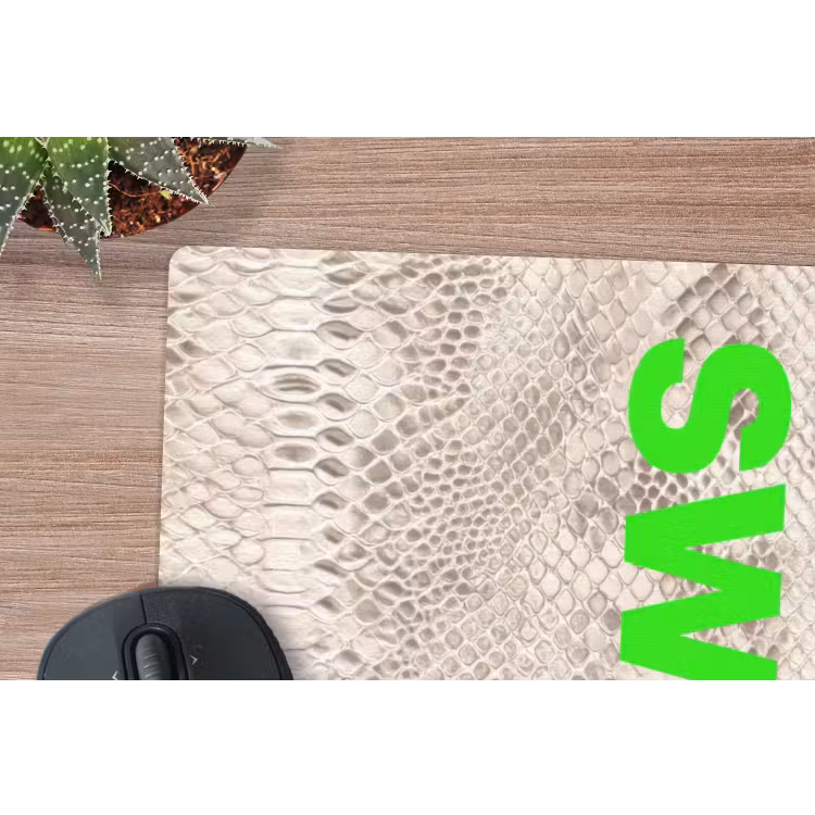Slangenprint - SWAG - Neon - Groen muismat rubber klein -closeup