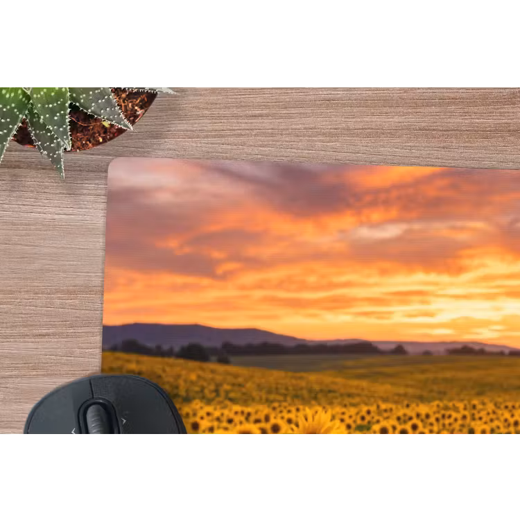 Zonnebloemen - Heuvellandschap - Geel muismat rubber klein -closeup