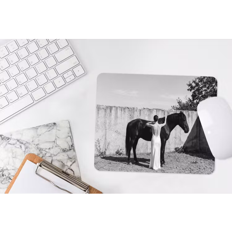 Vrouw - Paard - Artistiek muismat rubber klein -witbureau