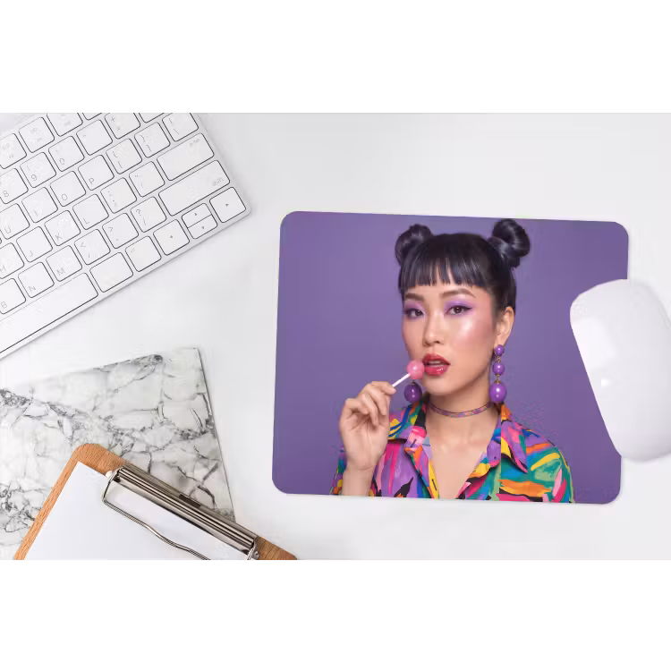Vrouw - Portret - Make-up - Paars - Levendig muismat rubber klein -witbureau