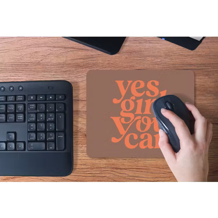 Yes girl you can - Oranje - Bruin muismat rubber klein -toetsenbord