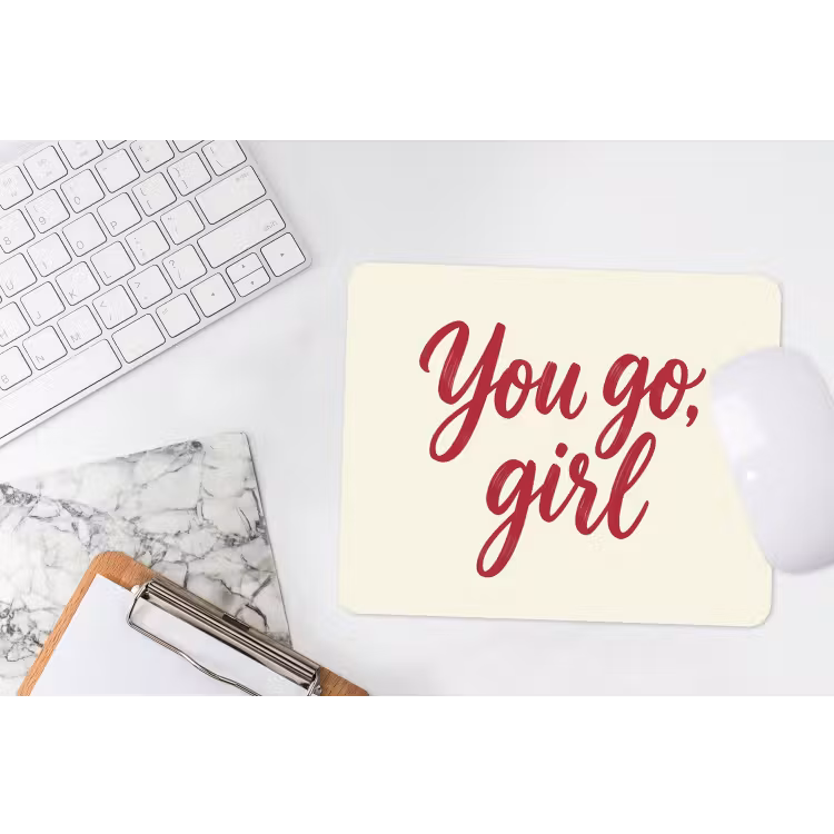 you go girl - Rood - Wit muismat rubber klein -witbureau
