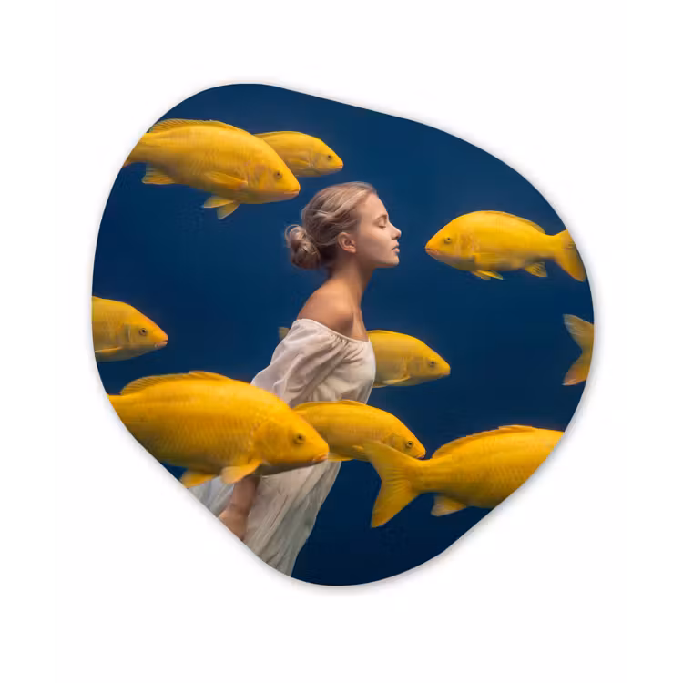 Vrouw - Vis - Water - Natuur - Geel Wandcirkel Organisch Forex 3mm klein -3d