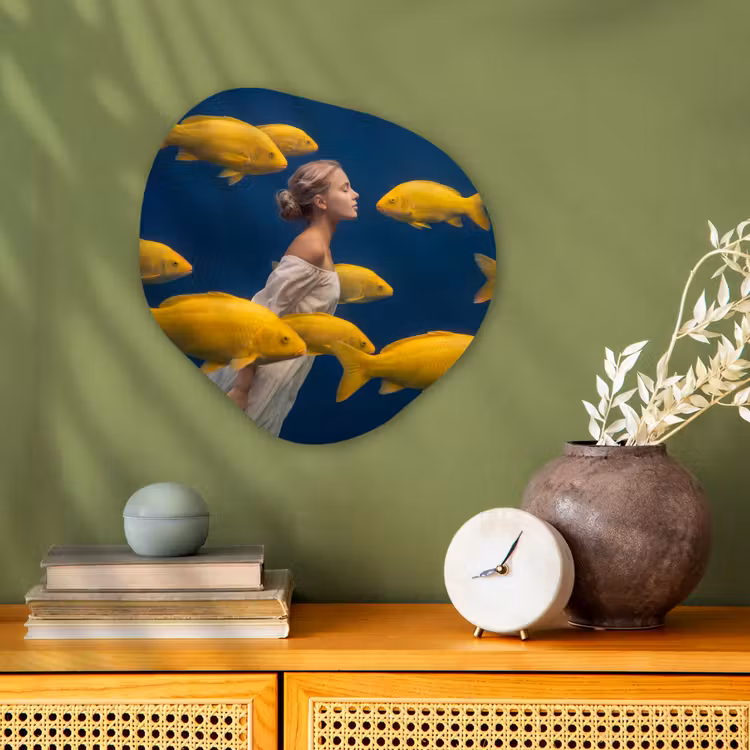 Vrouw - Vis - Water - Natuur - Geel Wandcirkel Organisch Forex 3mm klein -sfeer2