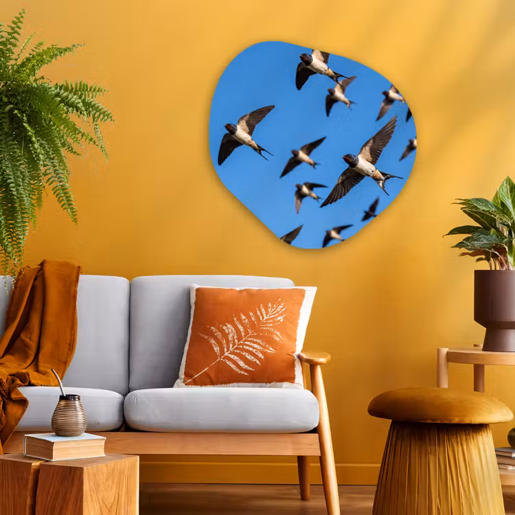 Zwaluwen - Vliegen - Blauw Wandcirkel Organisch Aluminium middel -sfeer4
