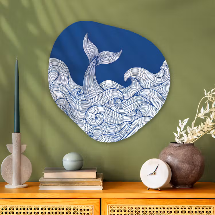 Walvis - Staart - Golven - Lijntekening - Blauw Wandcirkel Organisch Aluminium middel -sfeer2