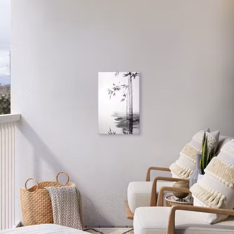 Bamboestammen - Water - Minimalistisch - Wit Tuinposter op houten frame 2 cm dik klein -sfeer1