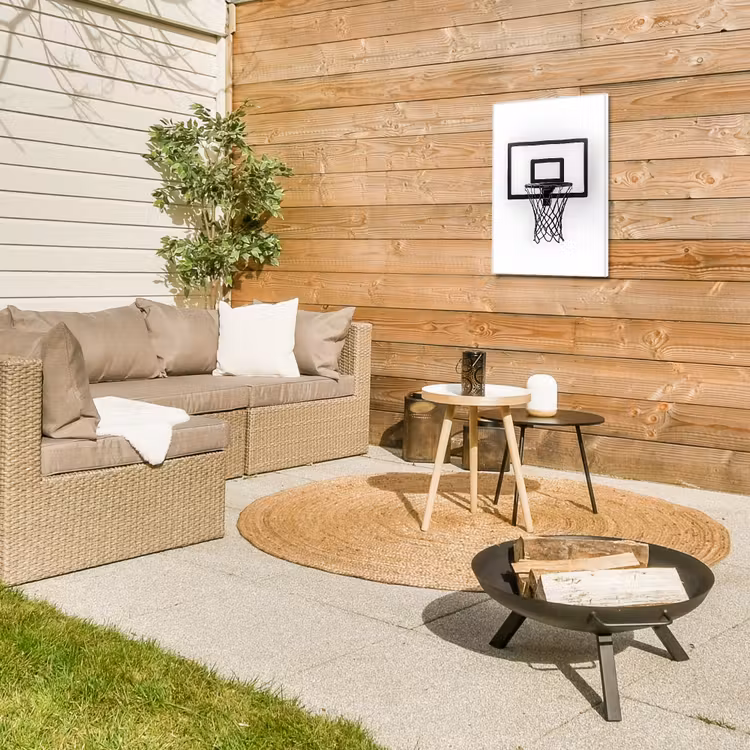 Basketbalbord - Minimalistisch - Zwart Tuinposter op houten frame 2 cm dik klein -sfeer2