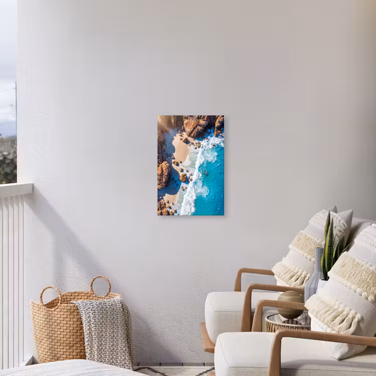 Strand - Zee - Rotsen - Natuur - Blauw Tuinposter op houten frame 2 cm dik klein -sfeer1