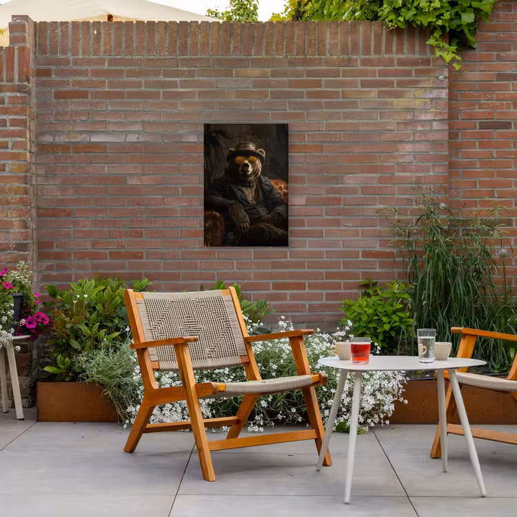 Beer - Bruin - Pak - Hoed Tuinposter op houten frame 2 cm dik klein -sfeer3