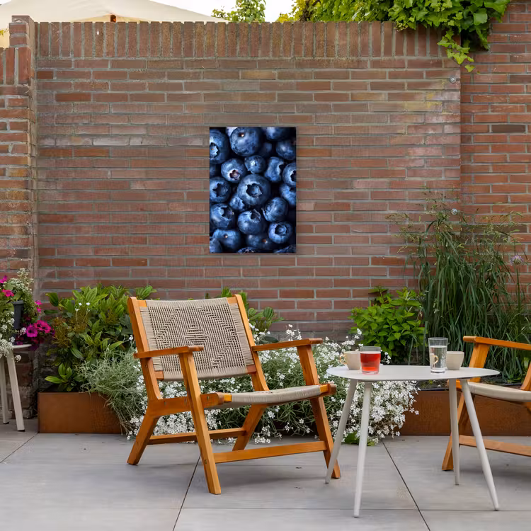 Bessen - Blauw - Fruit Tuinposter op houten frame 2 cm dik klein -sfeer3