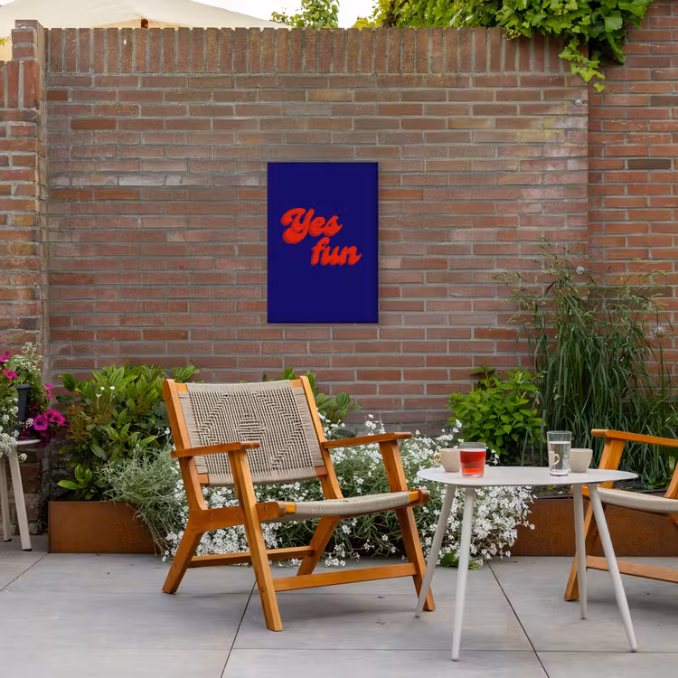 Blauw - Rood - Yes fun - 3D Tuinposter op houten frame 2 cm dik klein -sfeer3
