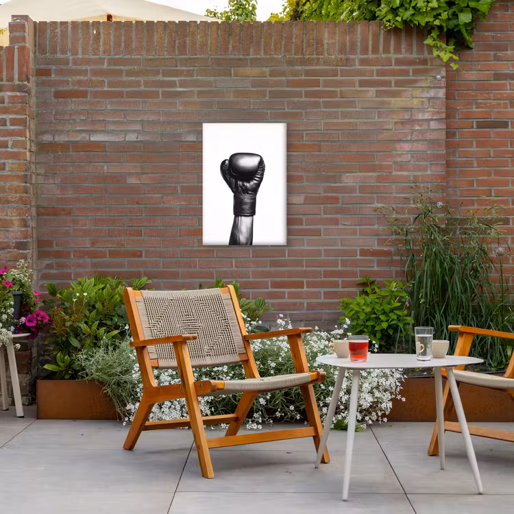 Bokshandschoen - Zwart - Hand Tuinposter op houten frame 2 cm dik klein -sfeer3