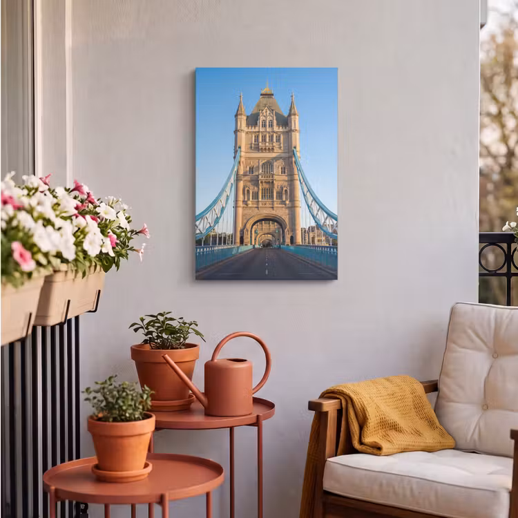 Brug - Toren - Architectuur - Klassiek - Blauw Tuinposter op houten frame 2 cm dik klein -sfeer1