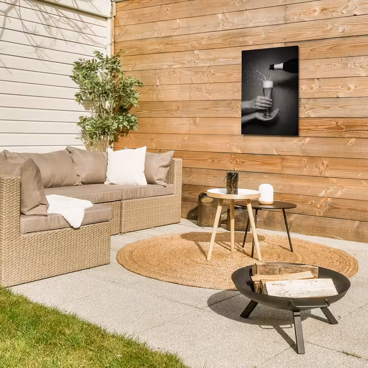 Champagnefles - Glas - Minimalistisch - Spetters Tuinposter op houten frame 2 cm dik klein -sfeer2