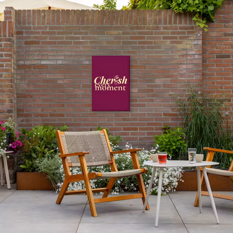 Cherish every moment - Cocktailglas - Bordeaux Tuinposter op houten frame 2 cm dik klein -sfeer3