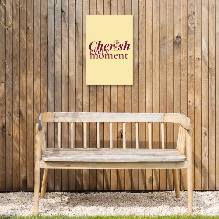Cherish every moment - Cocktailglas - Geel Tuinposter op houten frame 2 cm dik klein -sfeer4