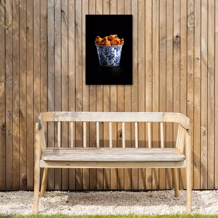 Kip - Bucket - Delfts blauw - Lekker Tuinposter op houten frame 2 cm dik klein -sfeer4