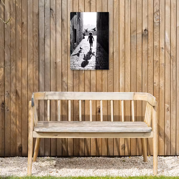 Kind - Vogel - Straat - Zwart-wit - Spelen Tuinposter op houten frame 2 cm dik klein -sfeer4