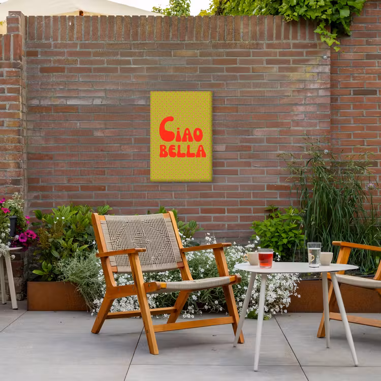 Ciao bella - Rood - Groen - Stippen Tuinposter op houten frame 2 cm dik klein -sfeer3