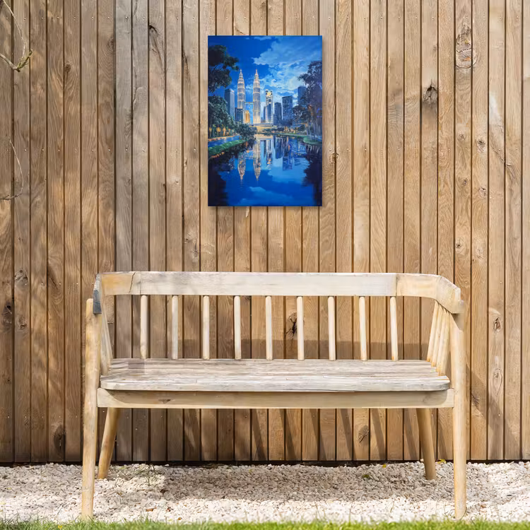 Stad Kuala Lumpur - Skyline - Wolkenkrabbers - Water Tuinposter op houten frame 2 cm dik klein -sfeer4