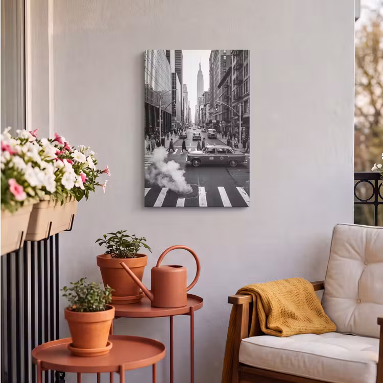 Stad - Straat - Gebouwen - Verkeer - Zwart-wit Tuinposter op houten frame 2 cm dik klein -sfeer1
