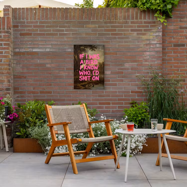 Klassiek - Humor - Roze Tuinposter op houten frame 2 cm dik klein -sfeer3