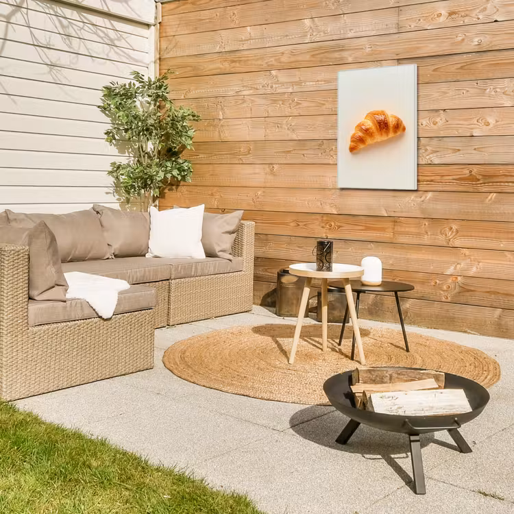 Croissant - Brood - Beige Tuinposter op houten frame 2 cm dik klein -sfeer2