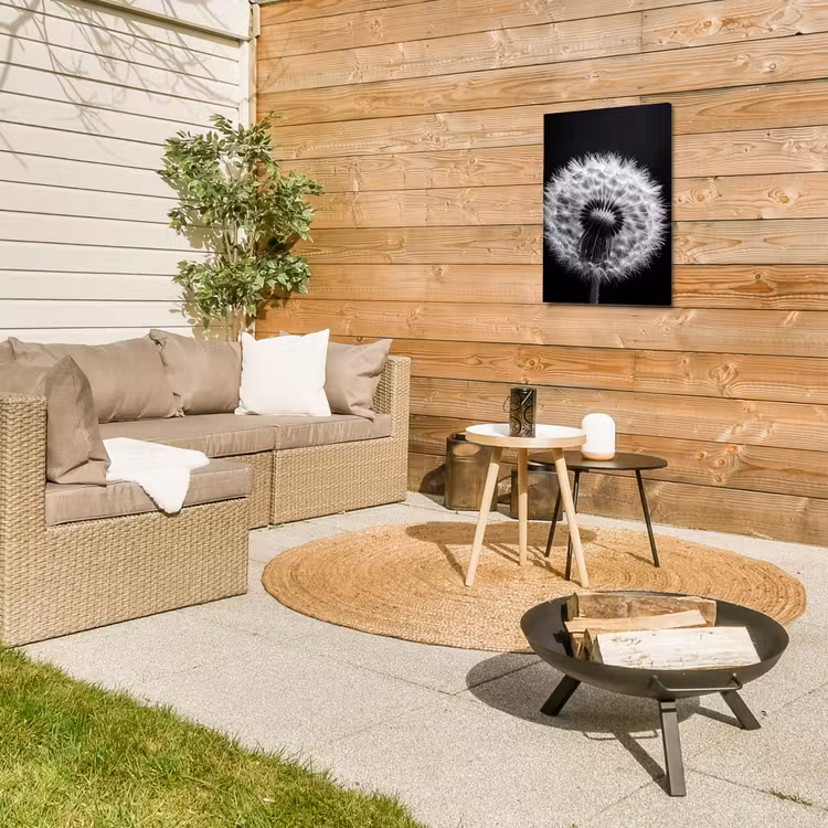 Paardenbloem - Zwart - Wit Tuinposter op houten frame 2 cm dik klein -sfeer2