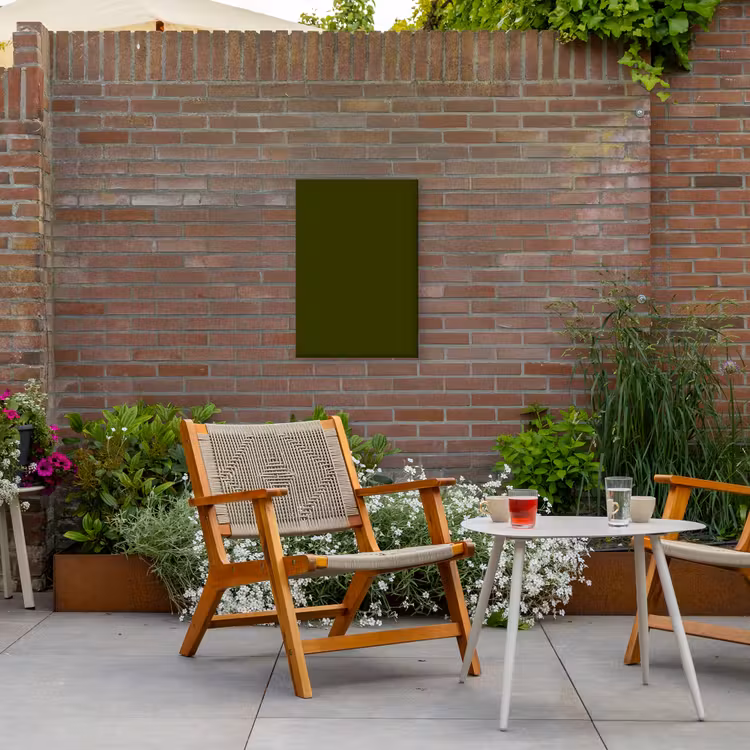 Dark  - Olive - Groen Tuinposter op houten frame 2 cm dik klein 841 -sfeer3