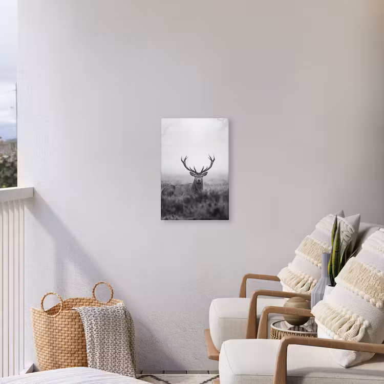 Hert - Mistig - Zwart - Wit Tuinposter op houten frame 2 cm dik klein -sfeer1