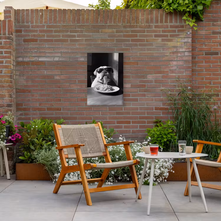 Hond - Bulldog - Pasta - Bril - Stoer - Dieren Tuinposter op houten frame 2 cm dik klein -sfeer3