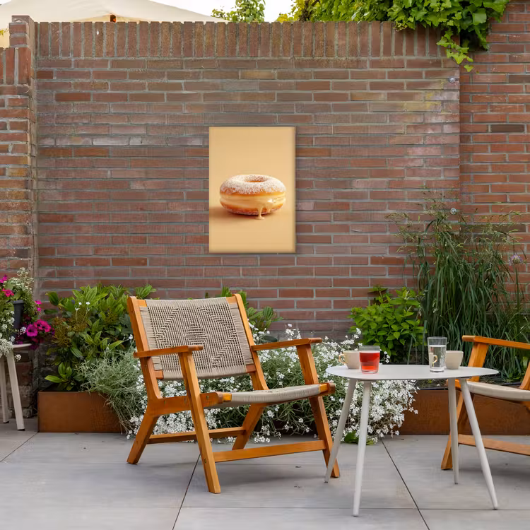 Donut - Romig - Poedersuiker - Beige Tuinposter op houten frame 2 cm dik klein -sfeer3