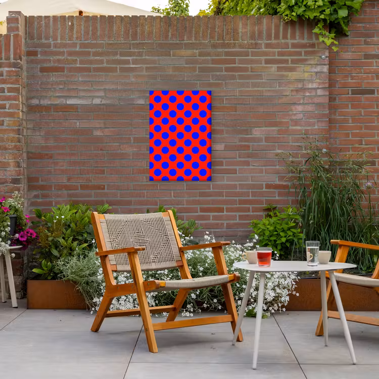 Dots - Klassiek - Rood Tuinposter op houten frame 2 cm dik klein 841 -sfeer3