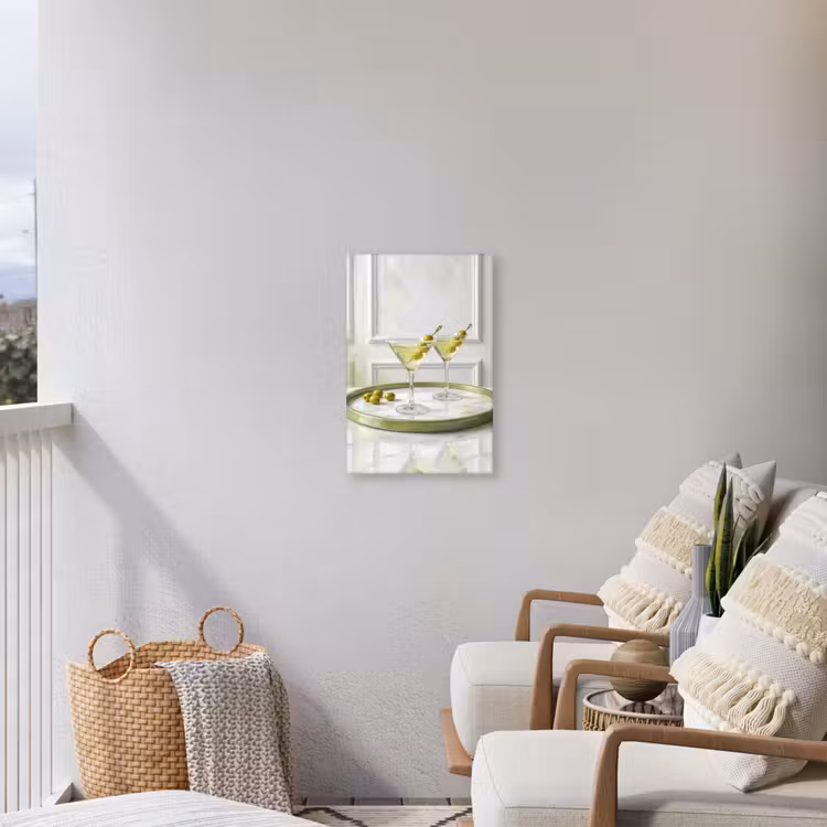 Drank - Martini - Olijven - Modern - Wit Tuinposter op houten frame 2 cm dik klein -sfeer1