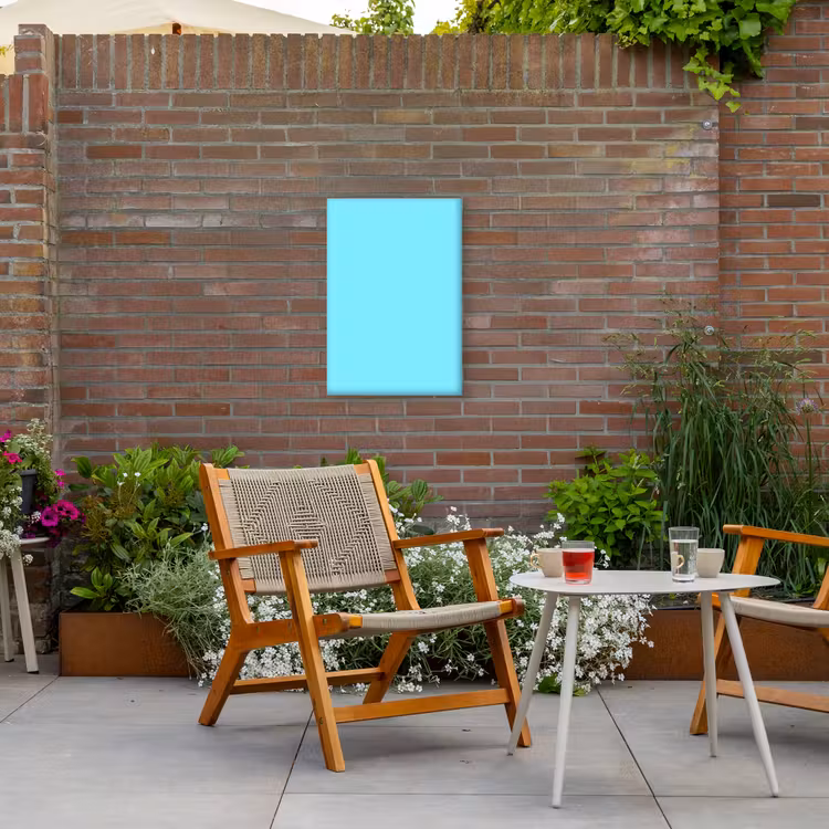 Electric - Cyan - Blauw Tuinposter op houten frame 2 cm dik klein 841 -sfeer3