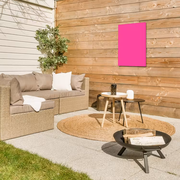 Electric - Magenta - Roze Tuinposter op houten frame 2 cm dik klein 841 -sfeer2