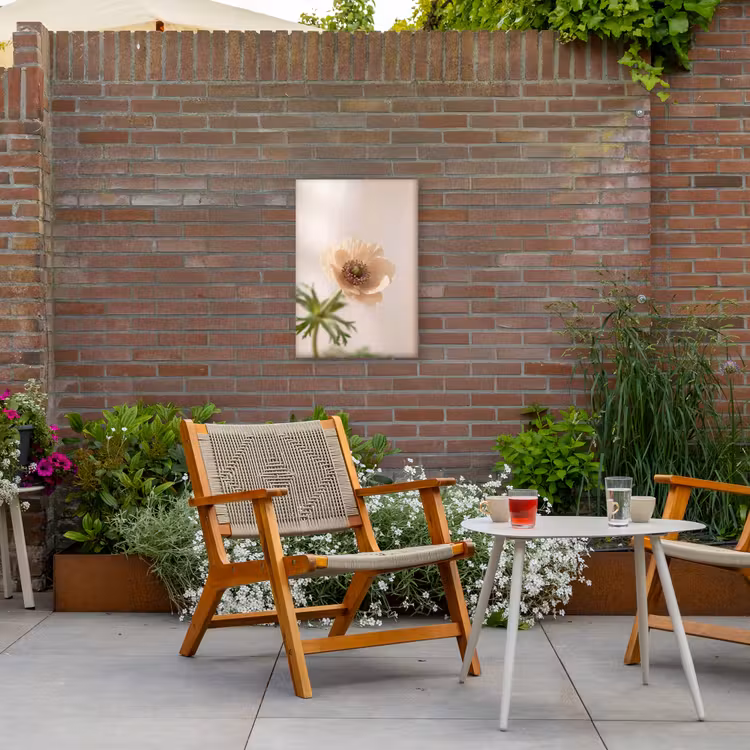 Bloem - Minimalistisch - Groen Tuinposter op houten frame 2 cm dik klein -sfeer3