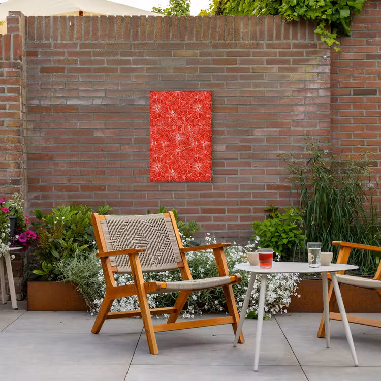 Bloemen - Patroon - Rood Tuinposter op houten frame 2 cm dik klein 841 -sfeer3