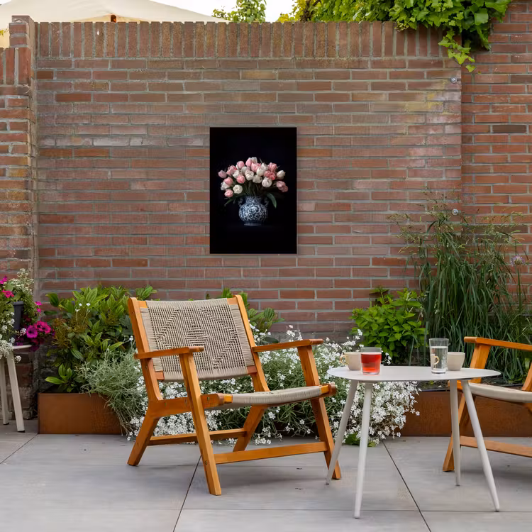 Bloemen - Roze - Tulpen - Vaas Tuinposter op houten frame 2 cm dik klein -sfeer3
