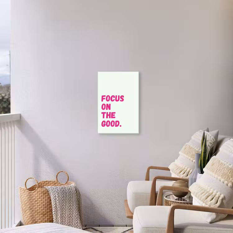Focus on the good - Beige - Roze Tuinposter op houten frame 2 cm dik klein -sfeer1