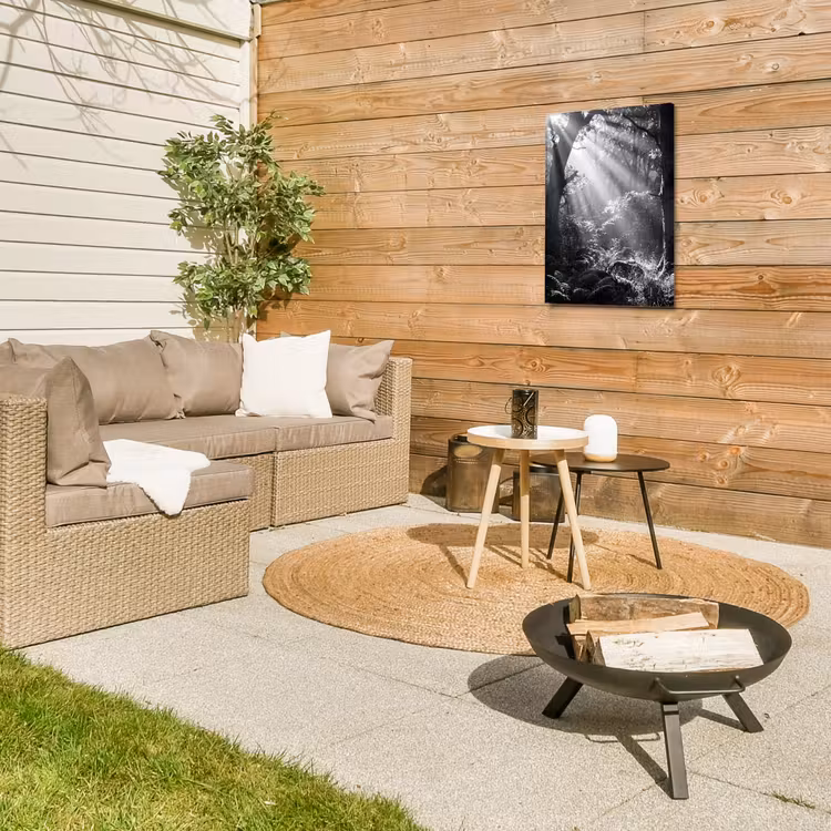 Bos - Lichtstralen - Natuur - Zwart-wit Tuinposter op houten frame 2 cm dik klein -sfeer2