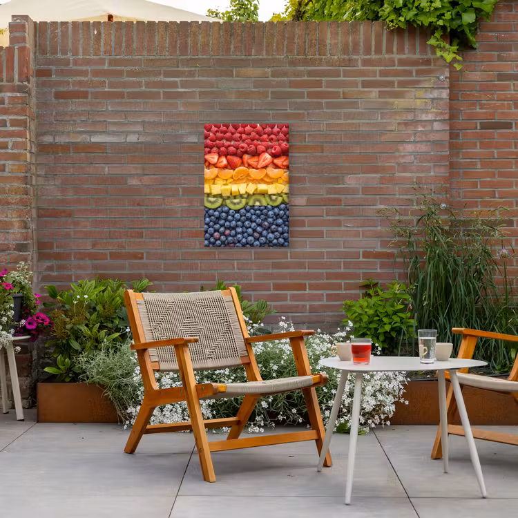 Fruit - Regenboog - Gezond - Kleurrijk Tuinposter op houten frame 2 cm dik klein -sfeer3