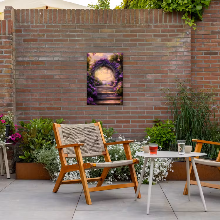 Poort - Paars - Bloemen Tuinposter op houten frame 2 cm dik klein -sfeer3