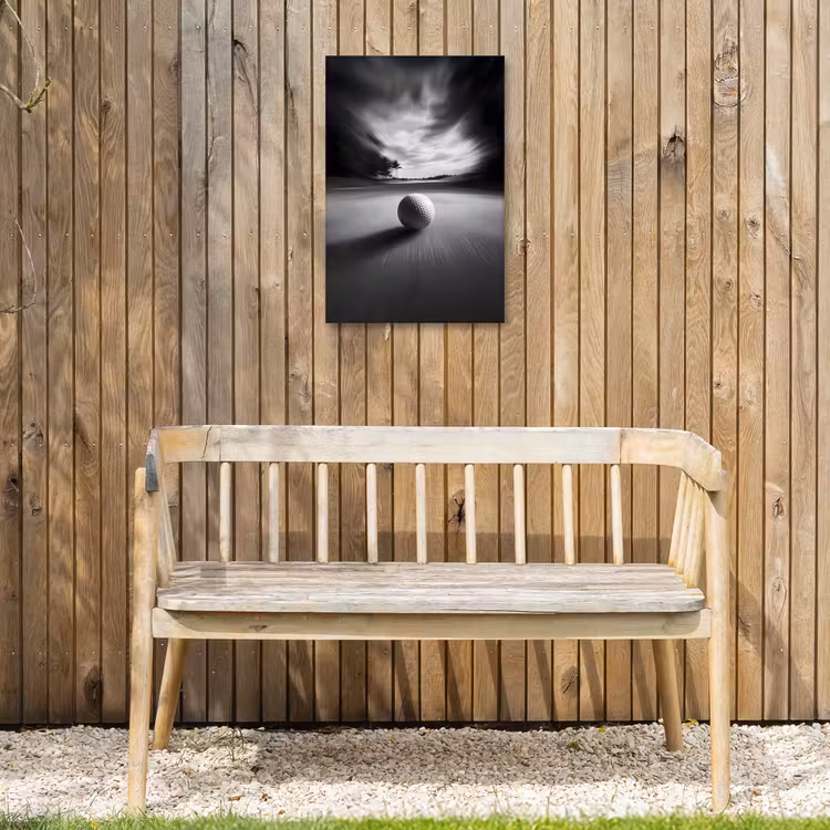 Golfbal - Wazig - Zwart Tuinposter op houten frame 2 cm dik klein -sfeer4