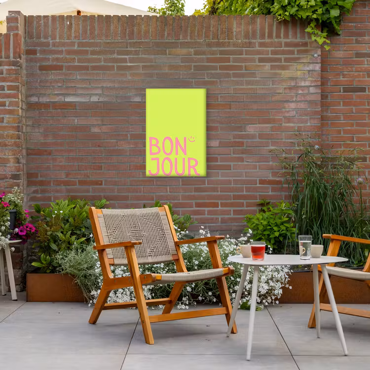 Groen - Smiley - Bonjour - Roze Tuinposter op houten frame 2 cm dik klein -sfeer3