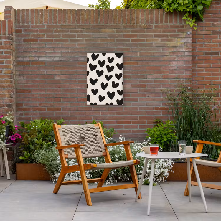 Hartjes - Zwart - Beige Tuinposter op houten frame 2 cm dik klein -sfeer3