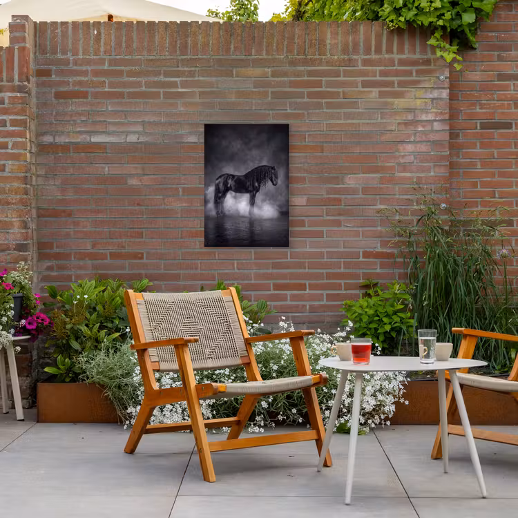 Paard - Magisch - Zwart Tuinposter op houten frame 2 cm dik klein -sfeer3