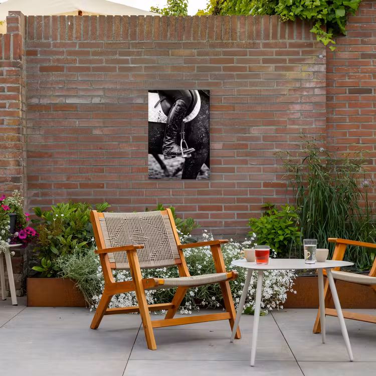 Paard - Sport - Zwart - Wit Tuinposter op houten frame 2 cm dik klein -sfeer3