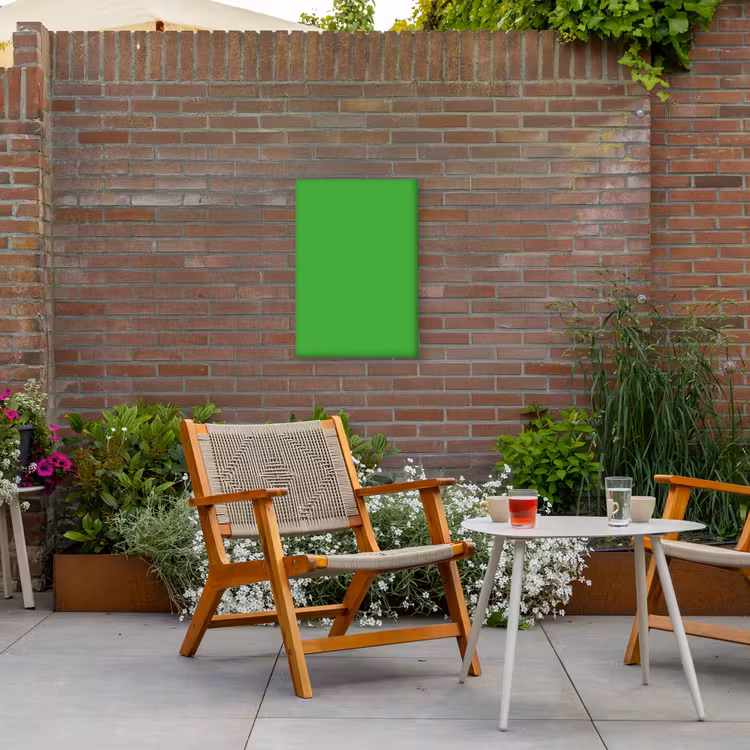 Kelly - Green - Groen Tuinposter op houten frame 2 cm dik klein 841 -sfeer3